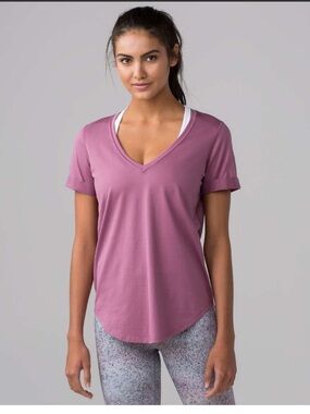Women's v neck Lululemon Love Tee II